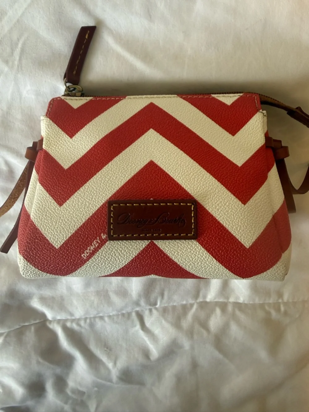 Dooney & Bourke compact chevron